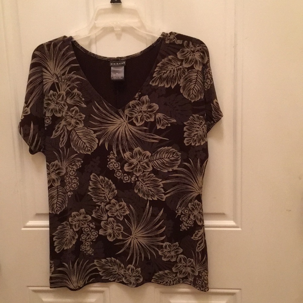 Short sleeve v-neck top